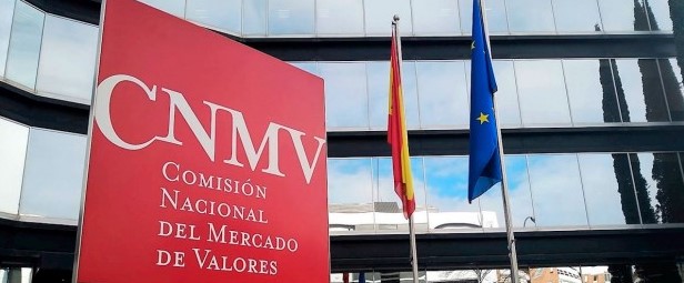 ADICAE denuncia a Caixabank y Sabadell ante la CNMV y ante las autoridades europeas