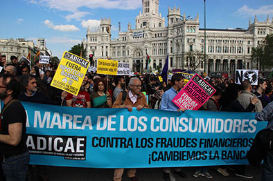 El espíritu del 15M refuerza la visión crítica de los consumidores