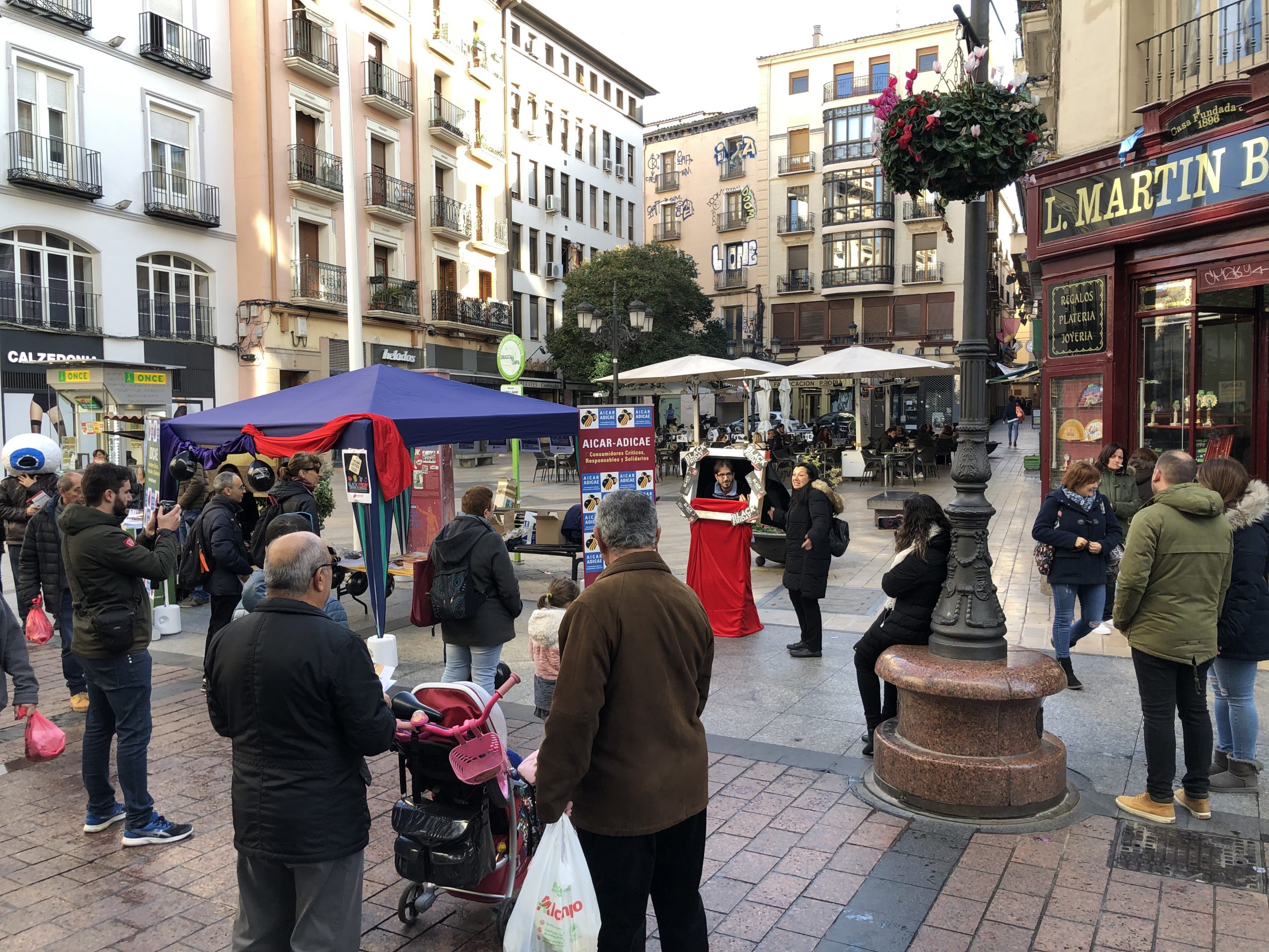 Gran éxito de las movilizaciones de ADICAE contra el Black Friday en toda España