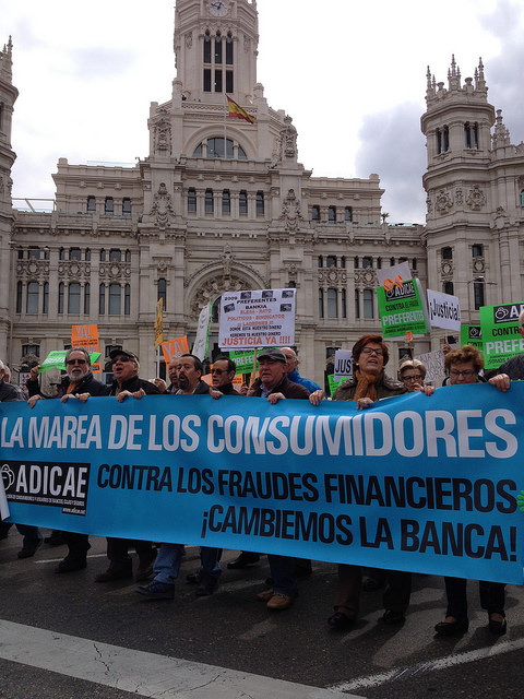 Éxito de las movilizaciones de ADICAE en 16 ciudades bajo el lema ‘Planta cara a los bancos’