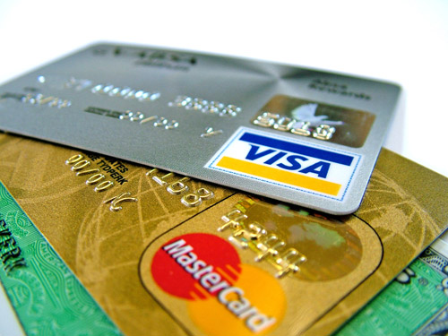 ADICAE denuncia acuerdos ilegales en la fijación de costes de tarjetas de pago