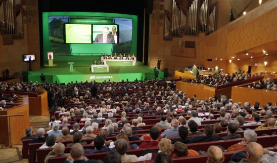 ADICAE agrupa a los pequeños accionistas de bancos y grandes empresas para defender sus derechos en las Juntas de Accionistas