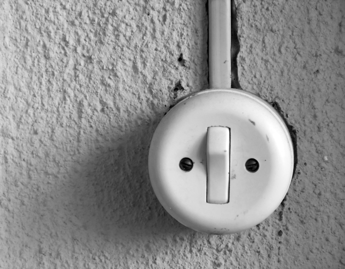 La escalada del recibo de la luz minimiza el consumo; un 10% menos que hace dos años