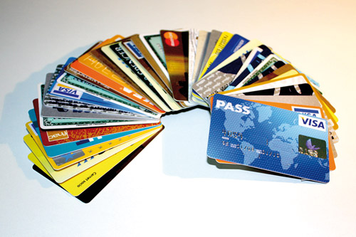 Injustificado aumento de las comisiones bancarias más comunes: ¡hasta un 15,78% en sólo 9 meses!