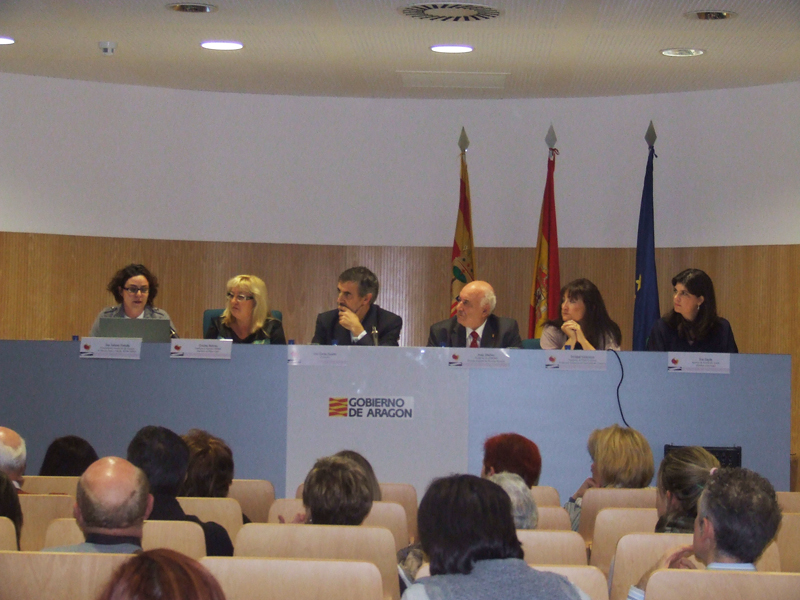 La vicepresidenta de AICAR-ADICAE participa en unas jornadas de consumo familiar y sobreendeudamiento organizadas por el Gobierno de Aragón
