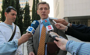 Más de 11.000 hipotecados se unen a la demanda de ADICAE contra las cláusulas suelo, que ya abarca a 101 entidades