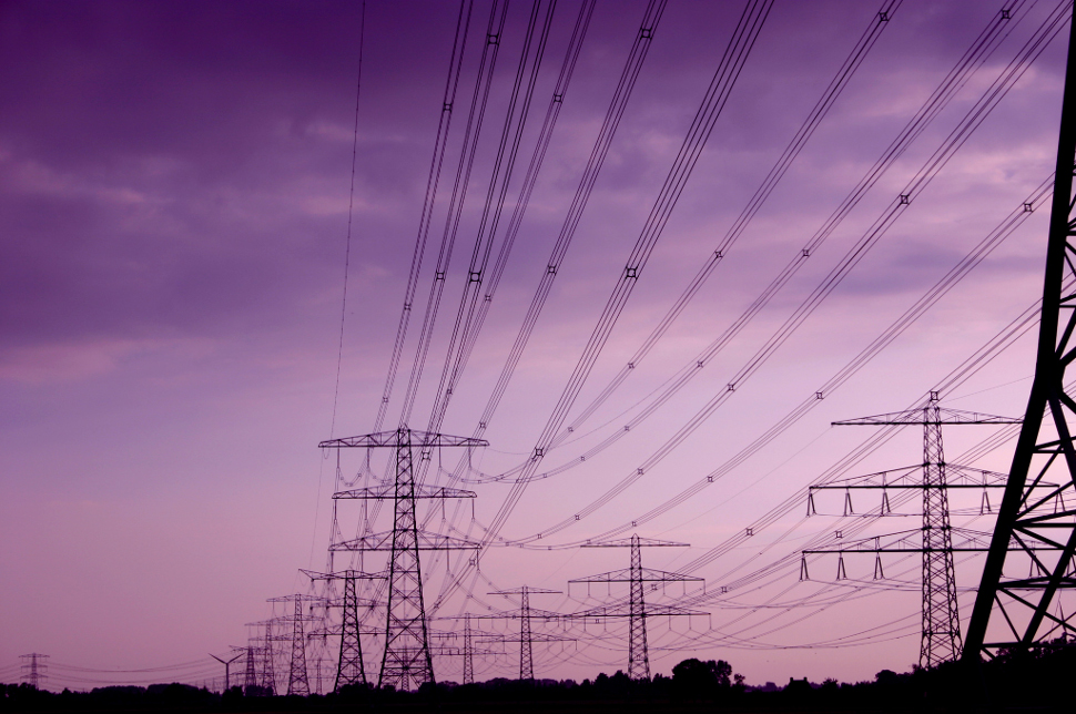 Se dispara el déficit eléctrico; los consumidores temblamos