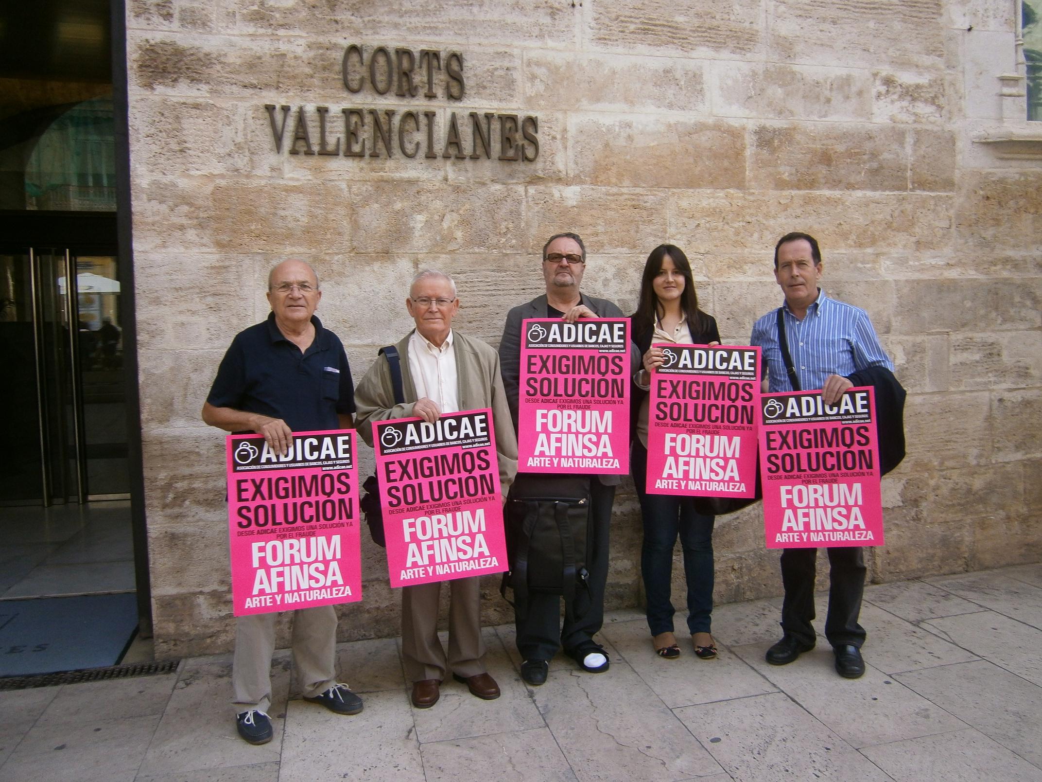 Las Cortes Valencianas apoyan por unanimidad la solución política para Forum y Afinsa presentada por ADICAE