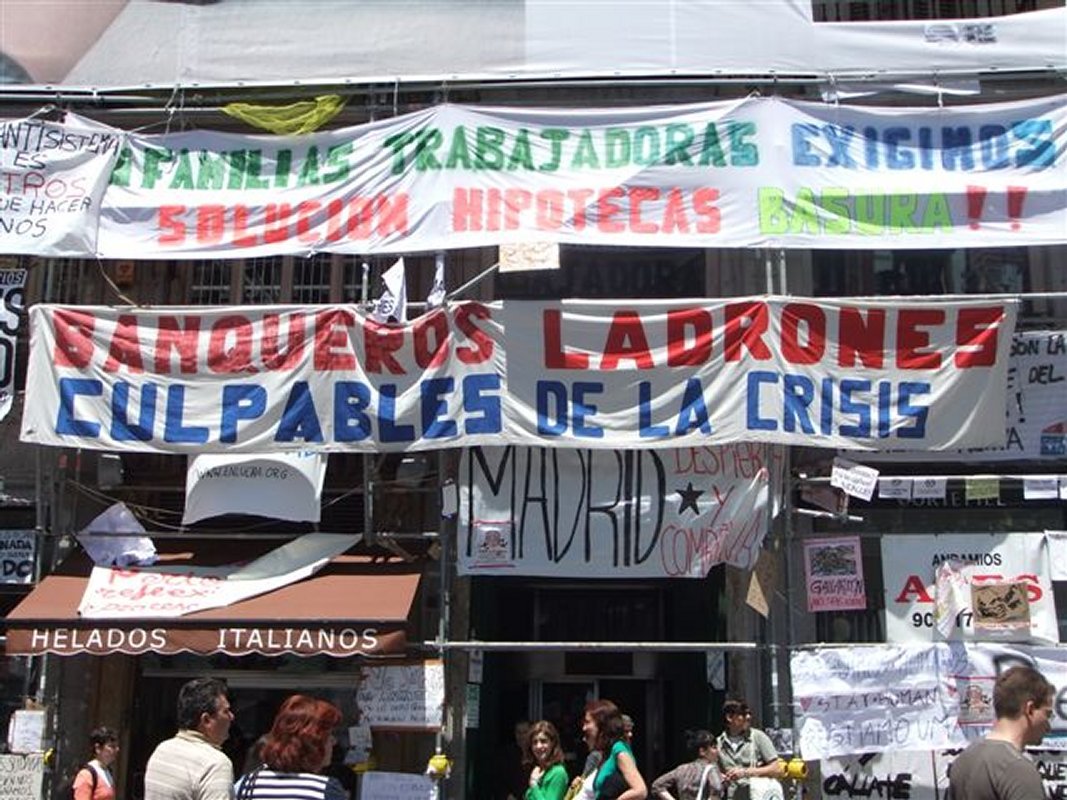 ADICAE y otros colectivos sociales organizan este viernes una protesta ciudadana contra los rescates bancarios