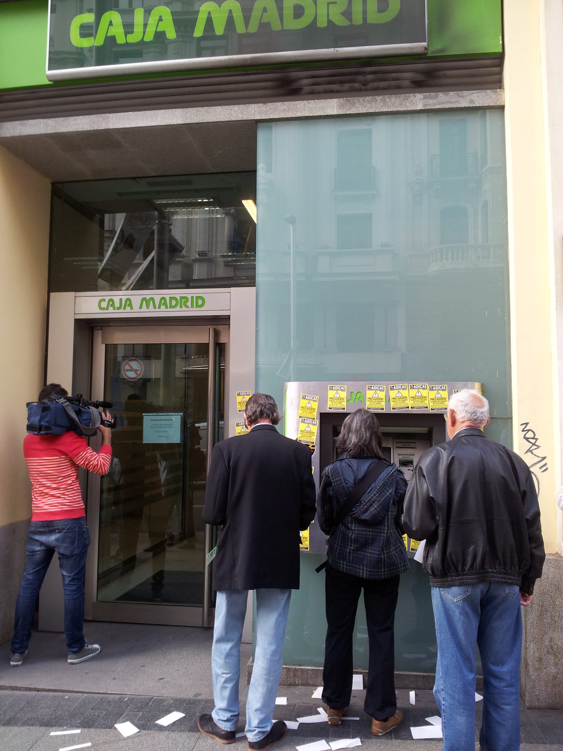 ADICAE vuelve a movilizar a los afectados por preferentes contra las entidades nacionalizadas con un nuevo ‘Toque a la Banca’