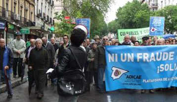 ADICAE moviliza a más de 30 mil consumidores por toda España para protestar por los fraudes y abusos bancarios