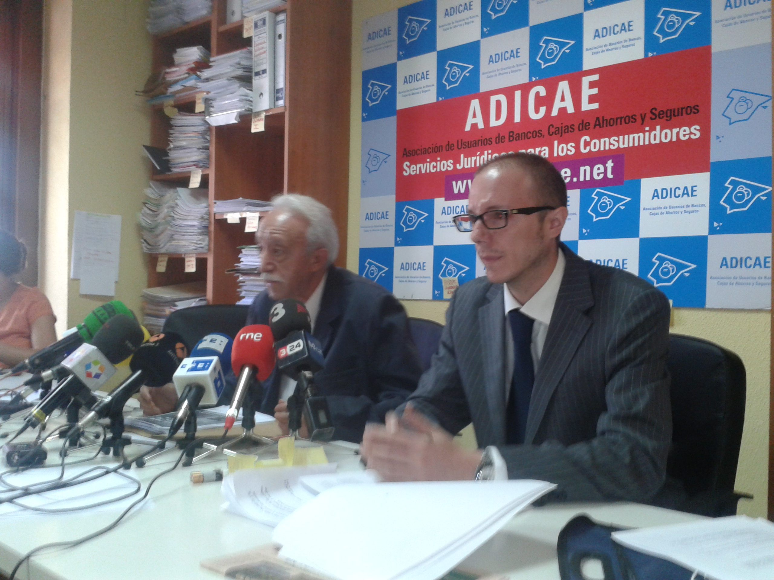 ADICAE exige al Gobierno y al Eurogrupo que los bancos se hagan cargo de la estafa de las preferentes