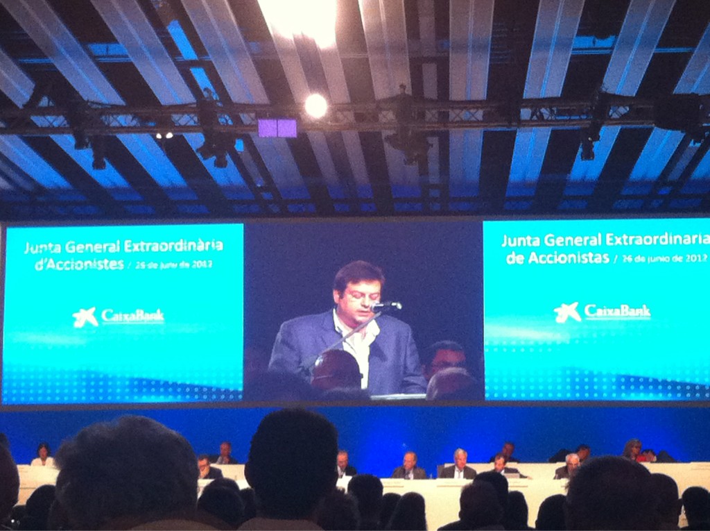 Los accionistas forzosos tras el canje de preferentes y otros productos tóxicos deben seguir uniéndose y haciendo valer sus derechos en los órganos de gobierno de los bancos