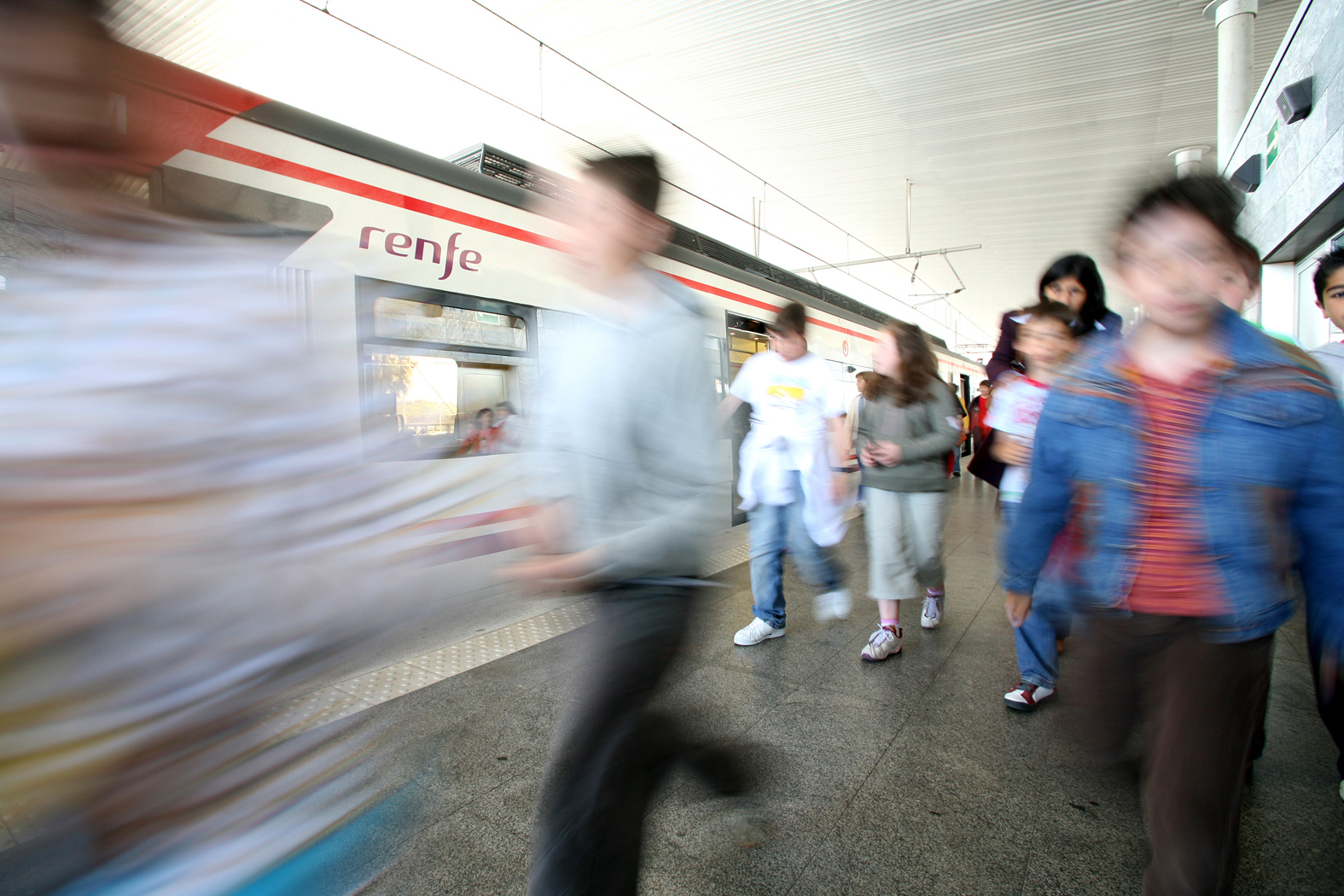 La economía de 900.000 consumidores se verá afectada por la supresión de 500 frecuencias de trenes